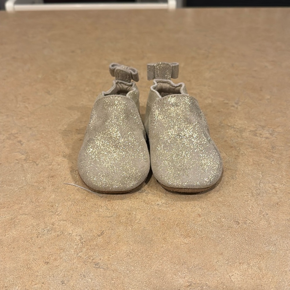 Gold glitter Robeez